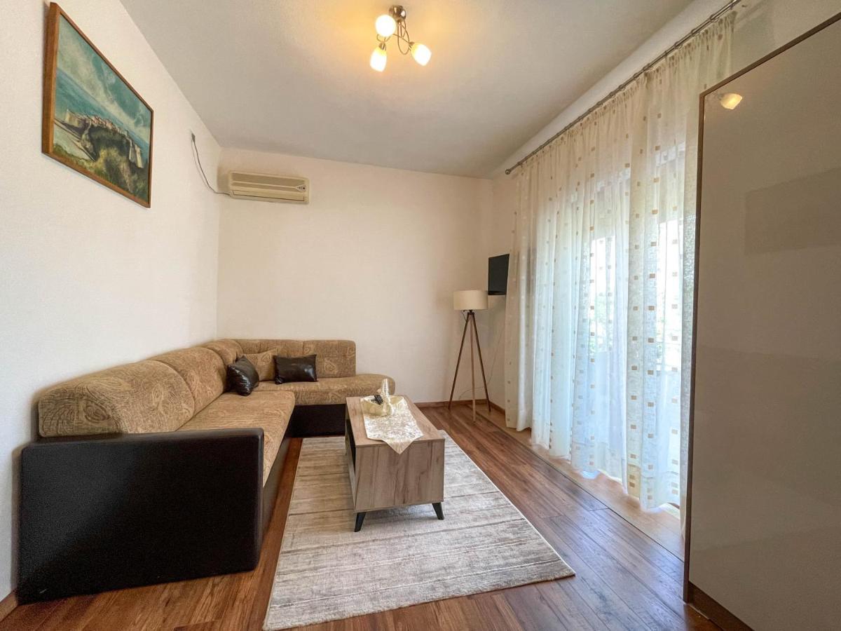 B&B Lovac Hasa 2 Ulcinj Exterior foto
